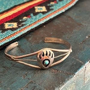 Vintage Native American Sterling Silver Turquoise Bear Claw Bracelet